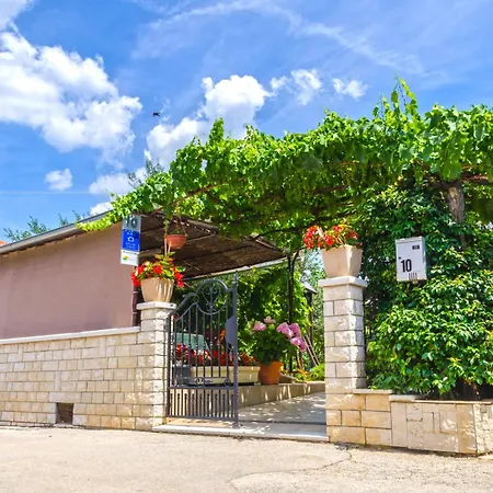 Дом отдыха House With A Parking Space - 22433 *