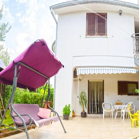 House With A Parking Space - 22433 Holiday home *