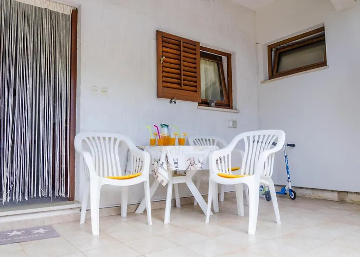 Nyaraló House With A Parking Space - 22433 Póla