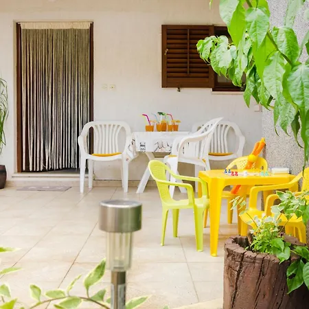 House With A Parking Space - 22433 בית נופש